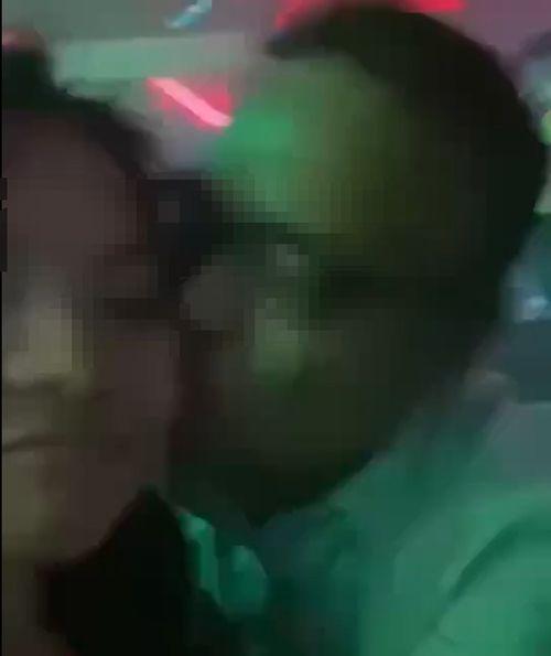 亲脸视频,捕捉温馨瞬间的情感共鸣