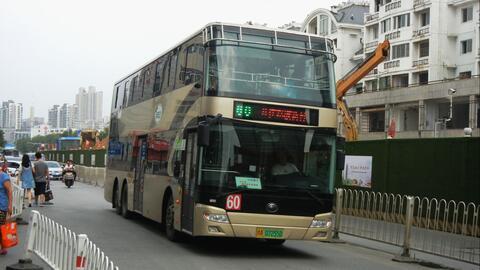 双层大巴视频,揭秘现代交通与复古风潮的完美融合